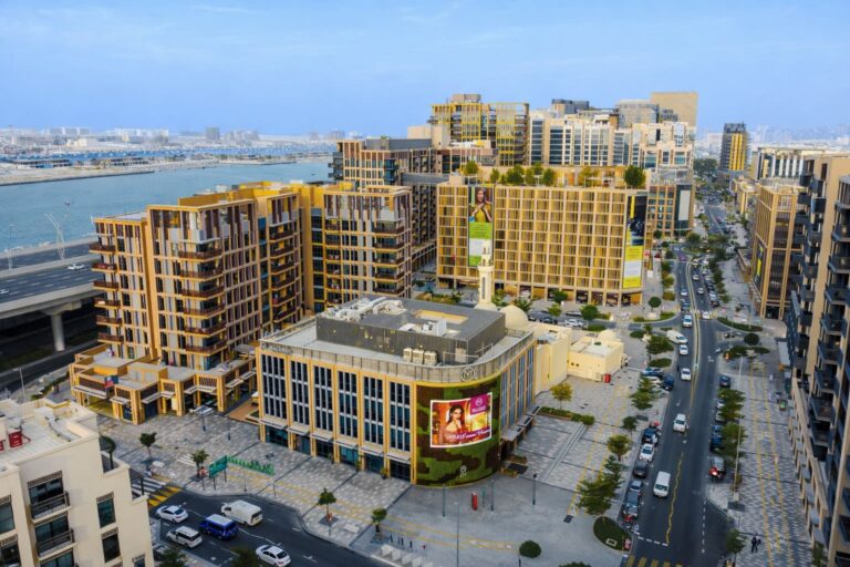Breathtaking Dubai Gold District Gold Street: World’s First Gold-Lined Road 1,000+ Retailers Join New Hub
